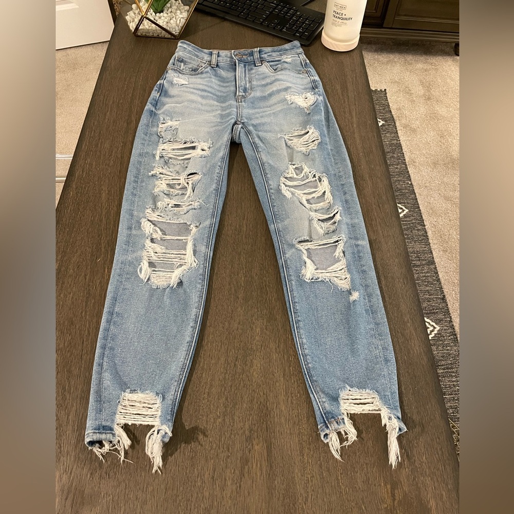 American Eagle Outfitters Light Blue Distressed Boyfriend Jeans